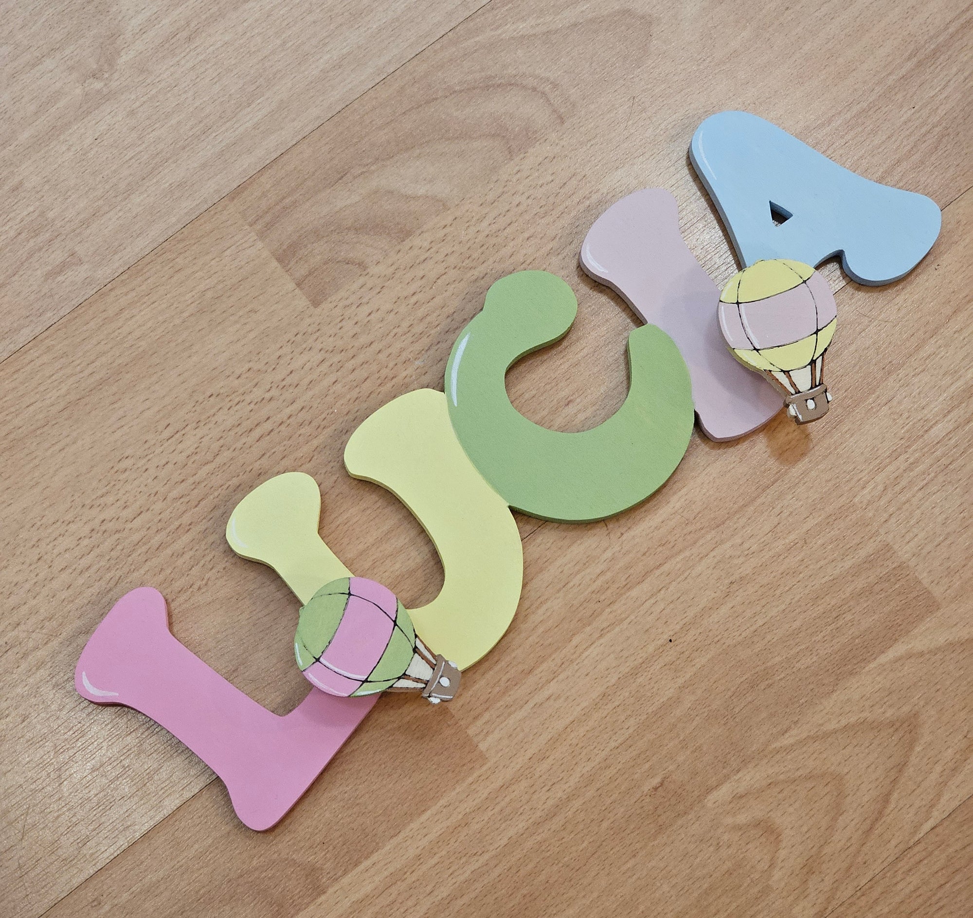 Nome appendiabiti "5 lettere"