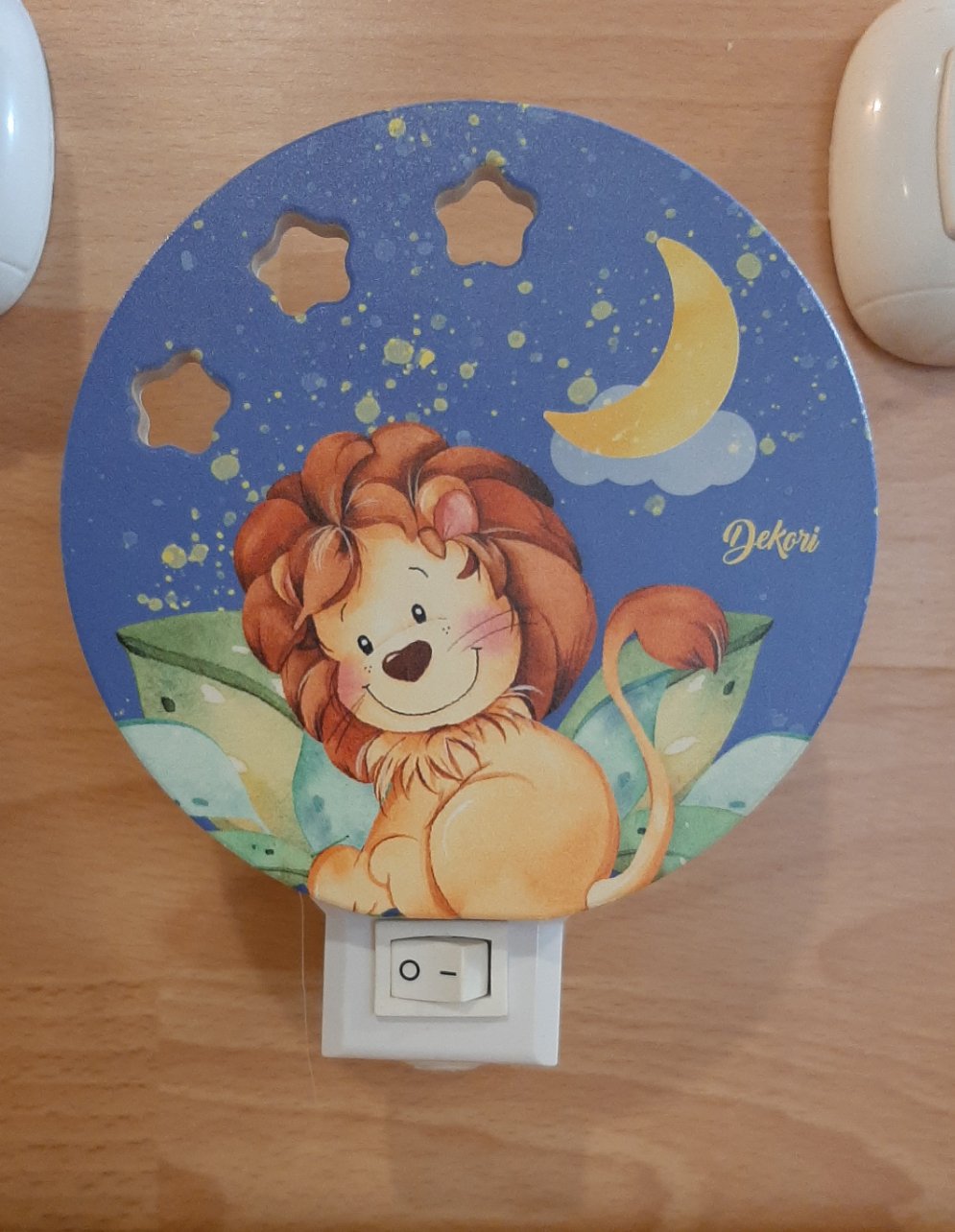 Luce da notte leoncino