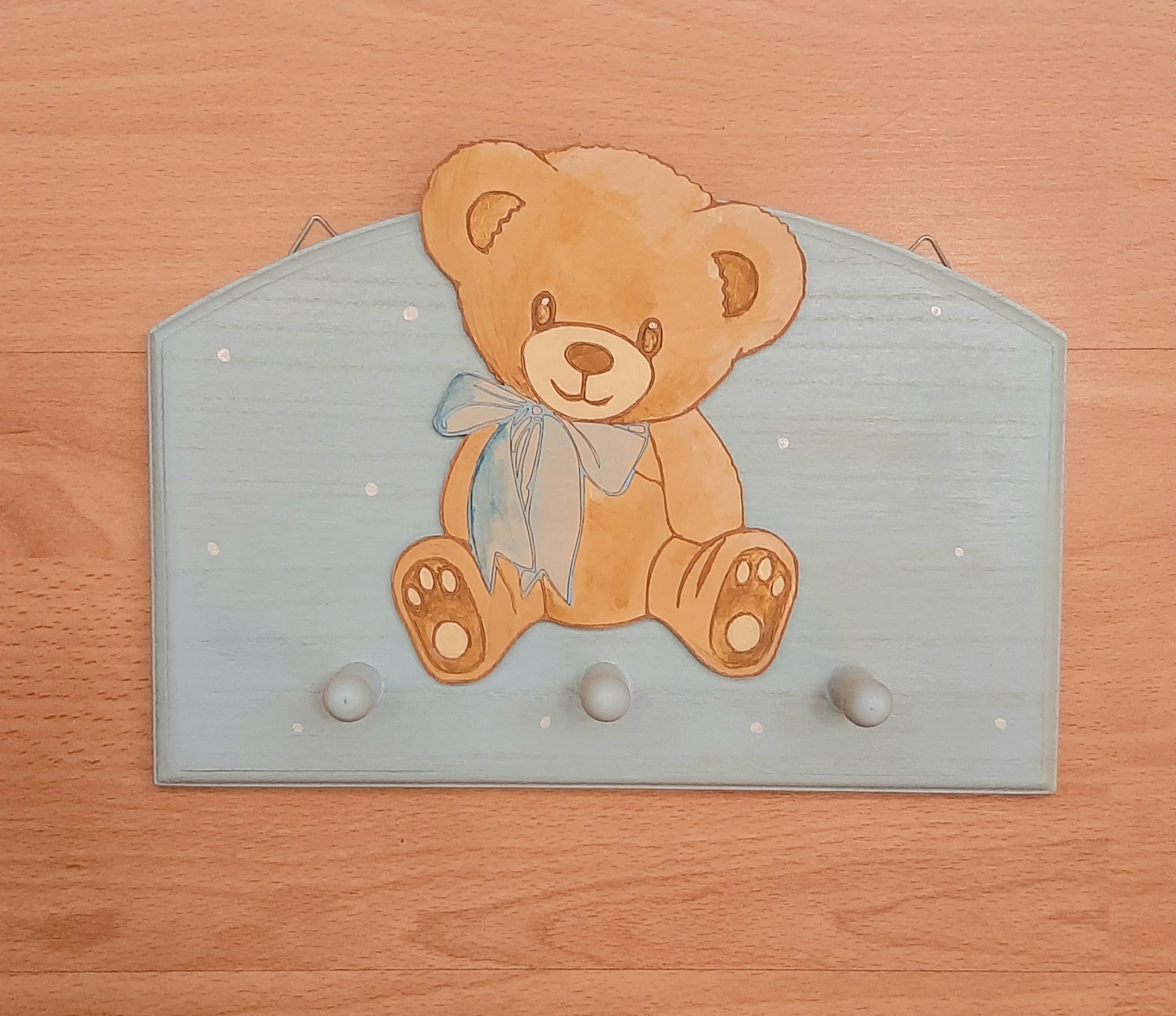 Appendiabiti orsetto con fiocco